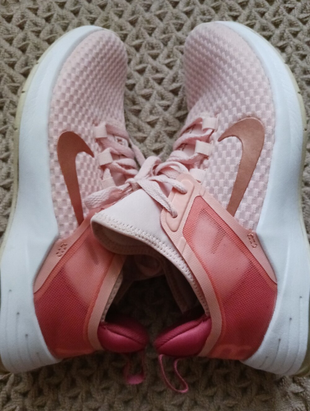 Nike Women’s Air Max Bella TR 2 Echo Pink Shoes - Picture 10 of 10
